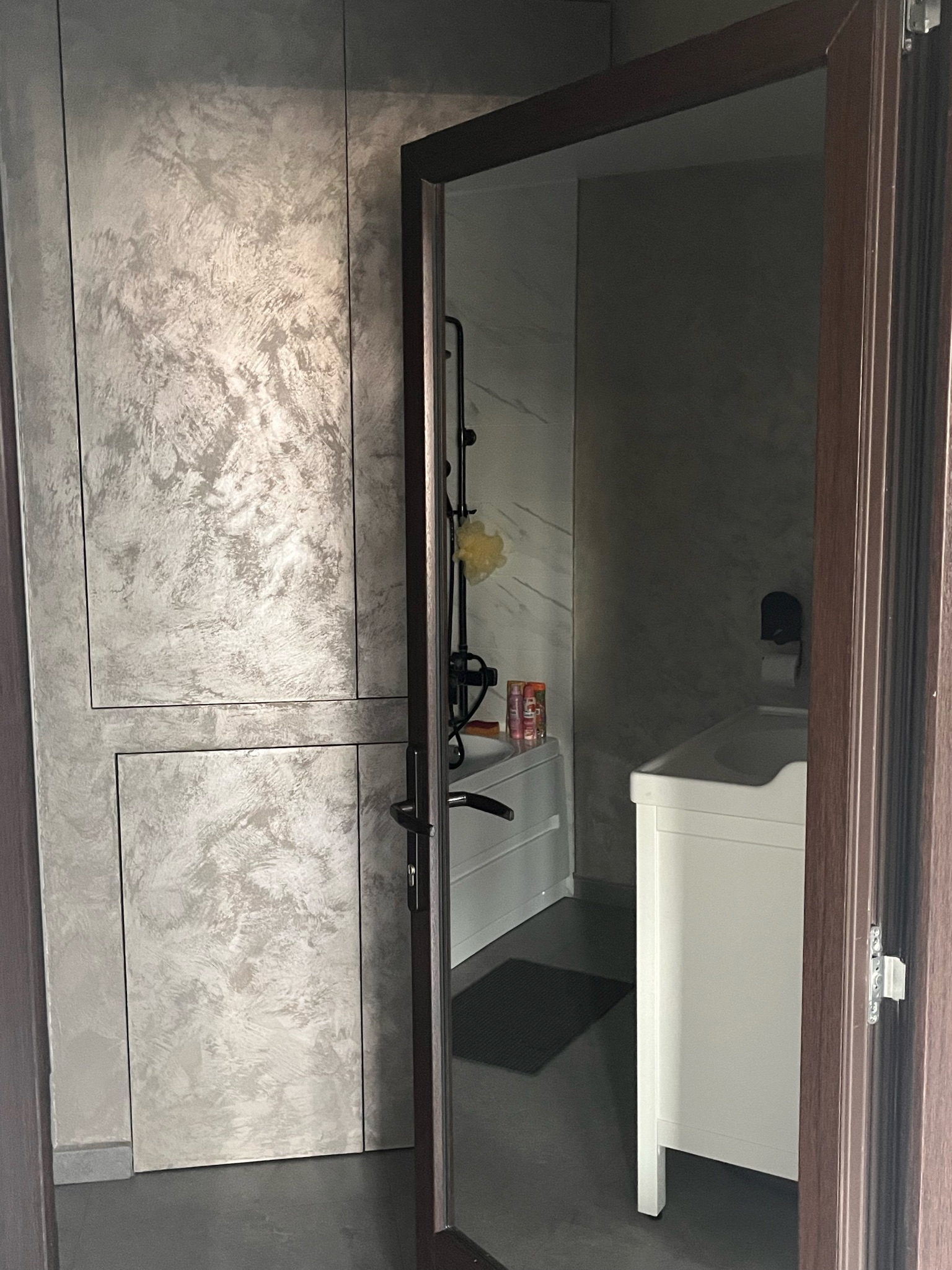 Mobilier finisaj custom – DuneWalls Vladimir Stanescu materiale Novacolor