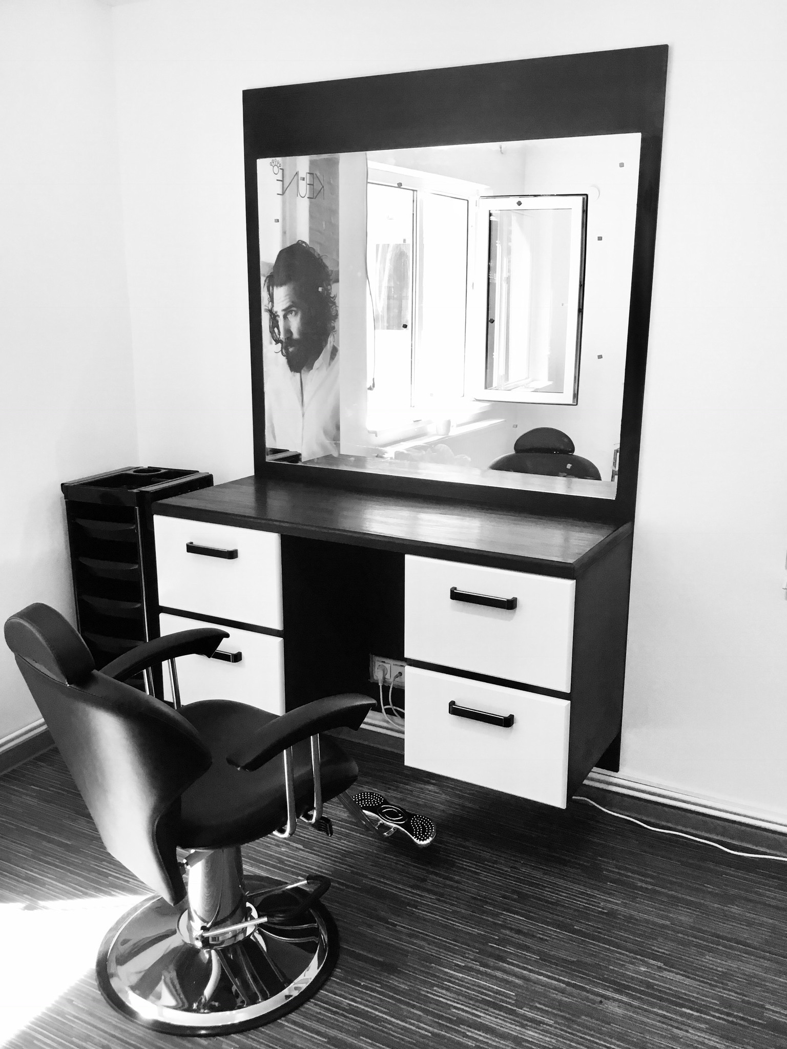 Mobilier finisaj custom – DuneWalls Vladimir Stanescu materiale Novacolor