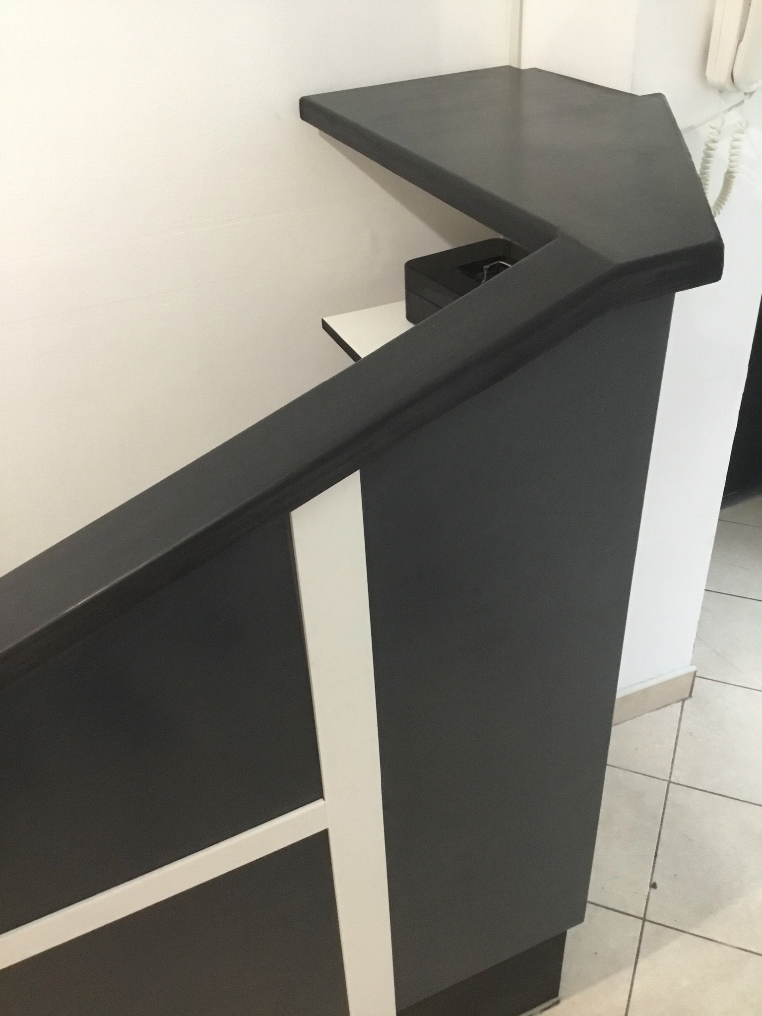 Mobilier finisaj custom – DuneWalls Vladimir Stanescu materiale Novacolor