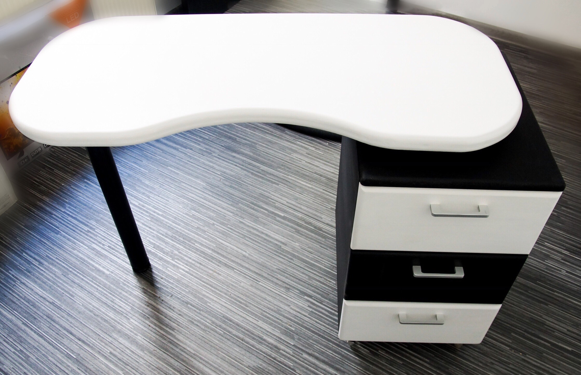 Mobilier finisaj custom – DuneWalls Vladimir Stanescu materiale Novacolor