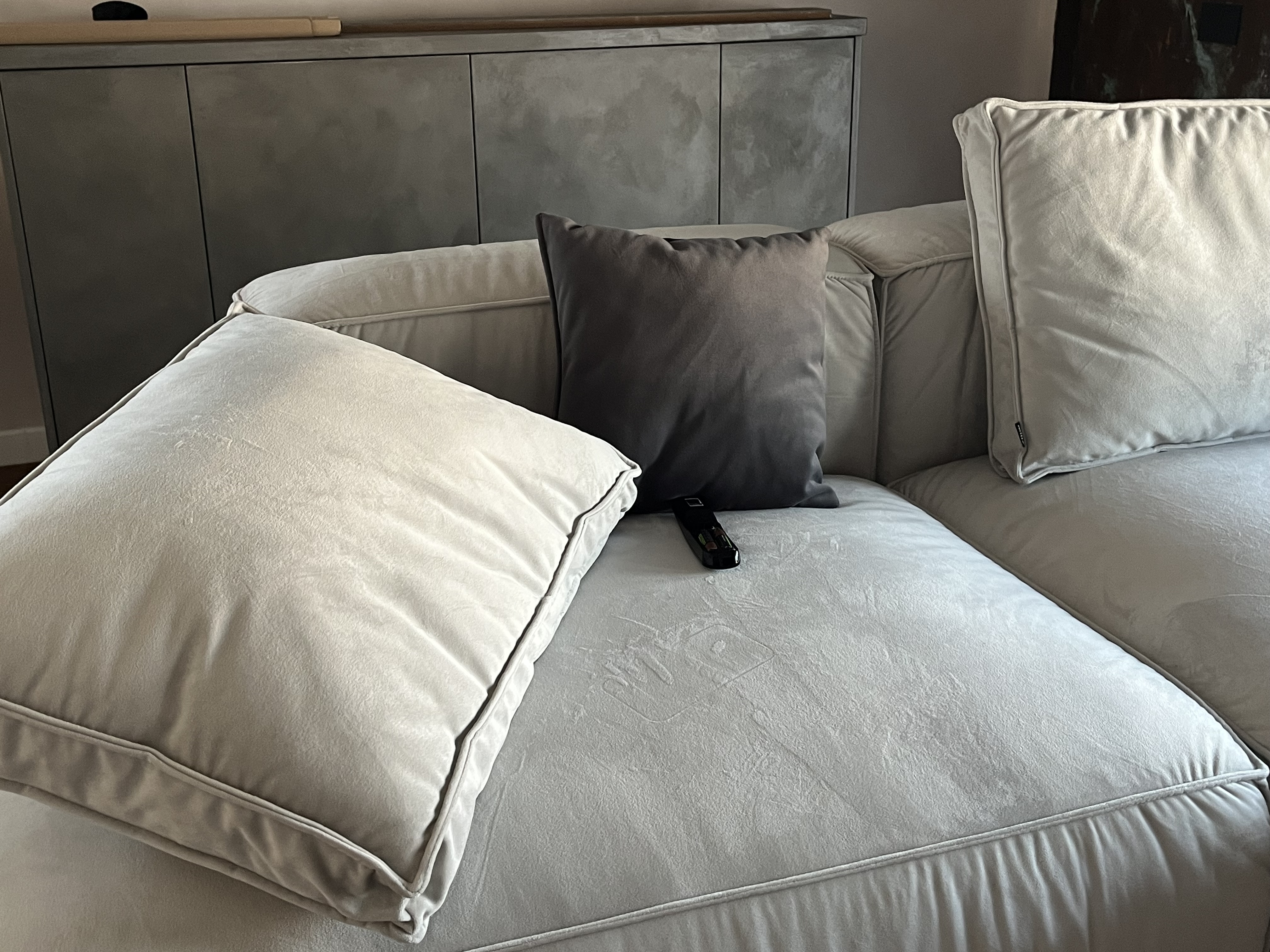 Mobilier finisaj custom – DuneWalls Vladimir Stanescu materiale Novacolor
