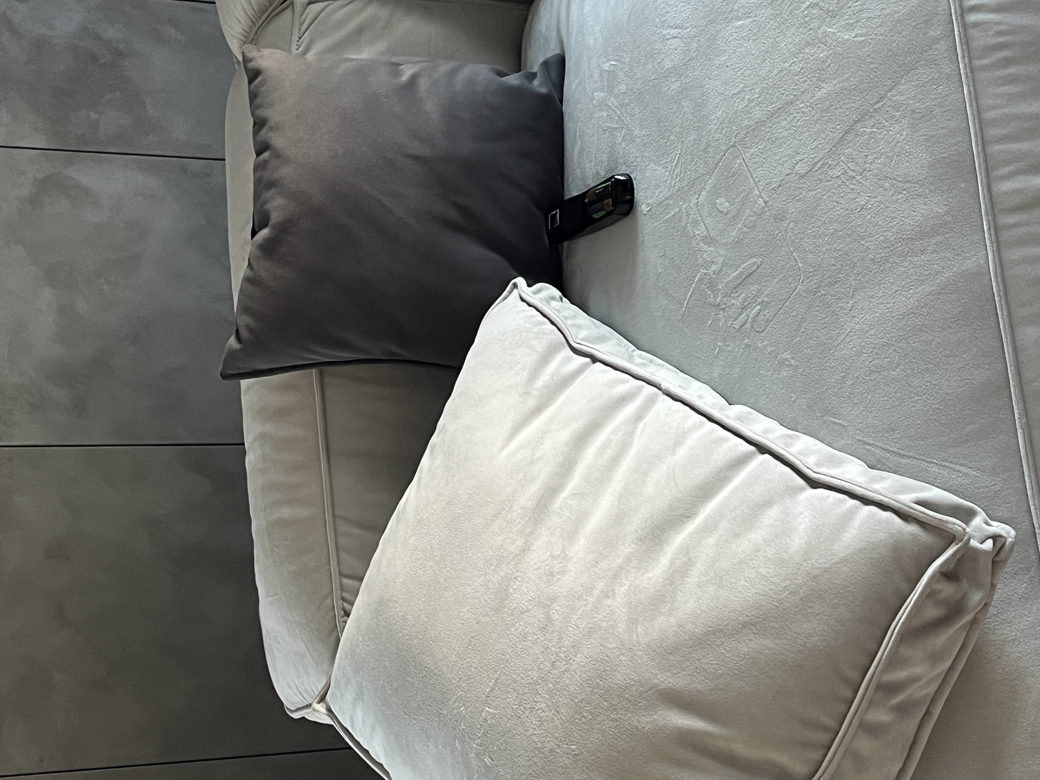 Mobilier finisaj custom – DuneWalls Vladimir Stanescu materiale Novacolor