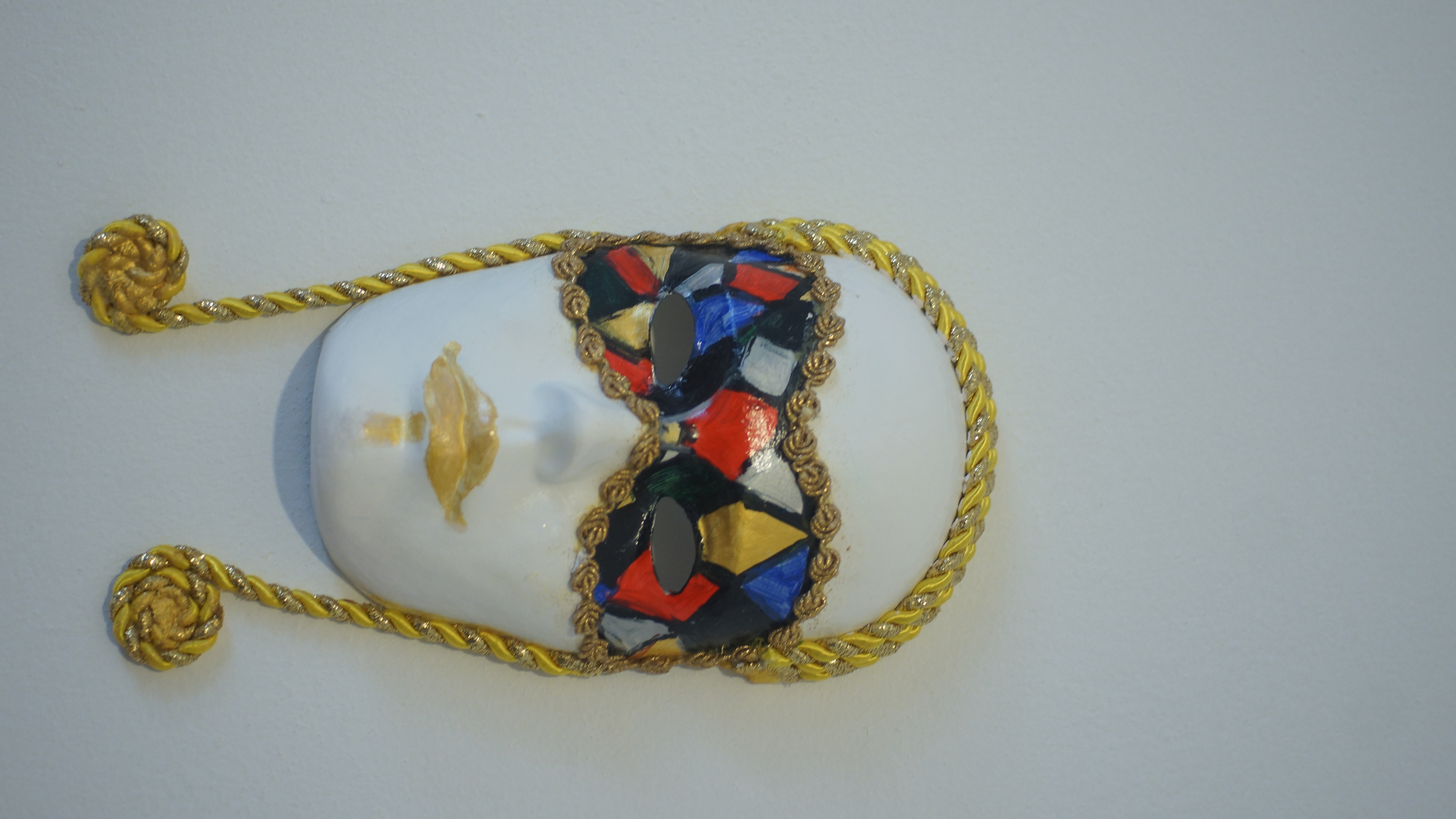 Decorațiuni Handmade Papier Maché – Masti decorative – DuneWalls Vladimir Stanescu materiale Novacolor