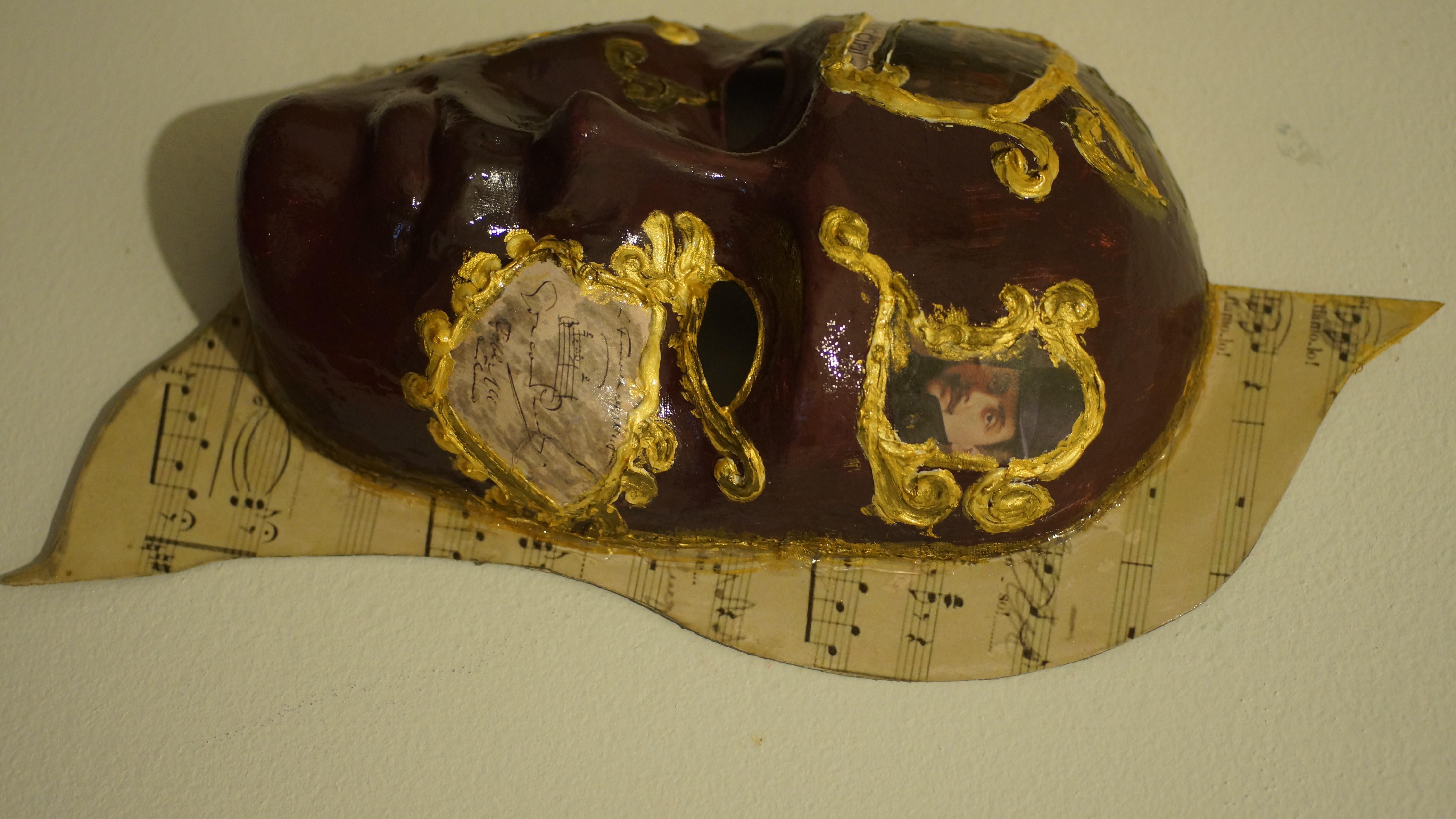 Decorațiuni Handmade Papier Maché – Masti decorative – DuneWalls Vladimir Stanescu materiale Novacolor