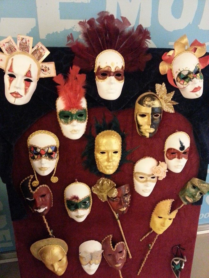 Decorațiuni Handmade Papier Maché – Masti decorative – DuneWalls Vladimir Stanescu materiale Novacolor