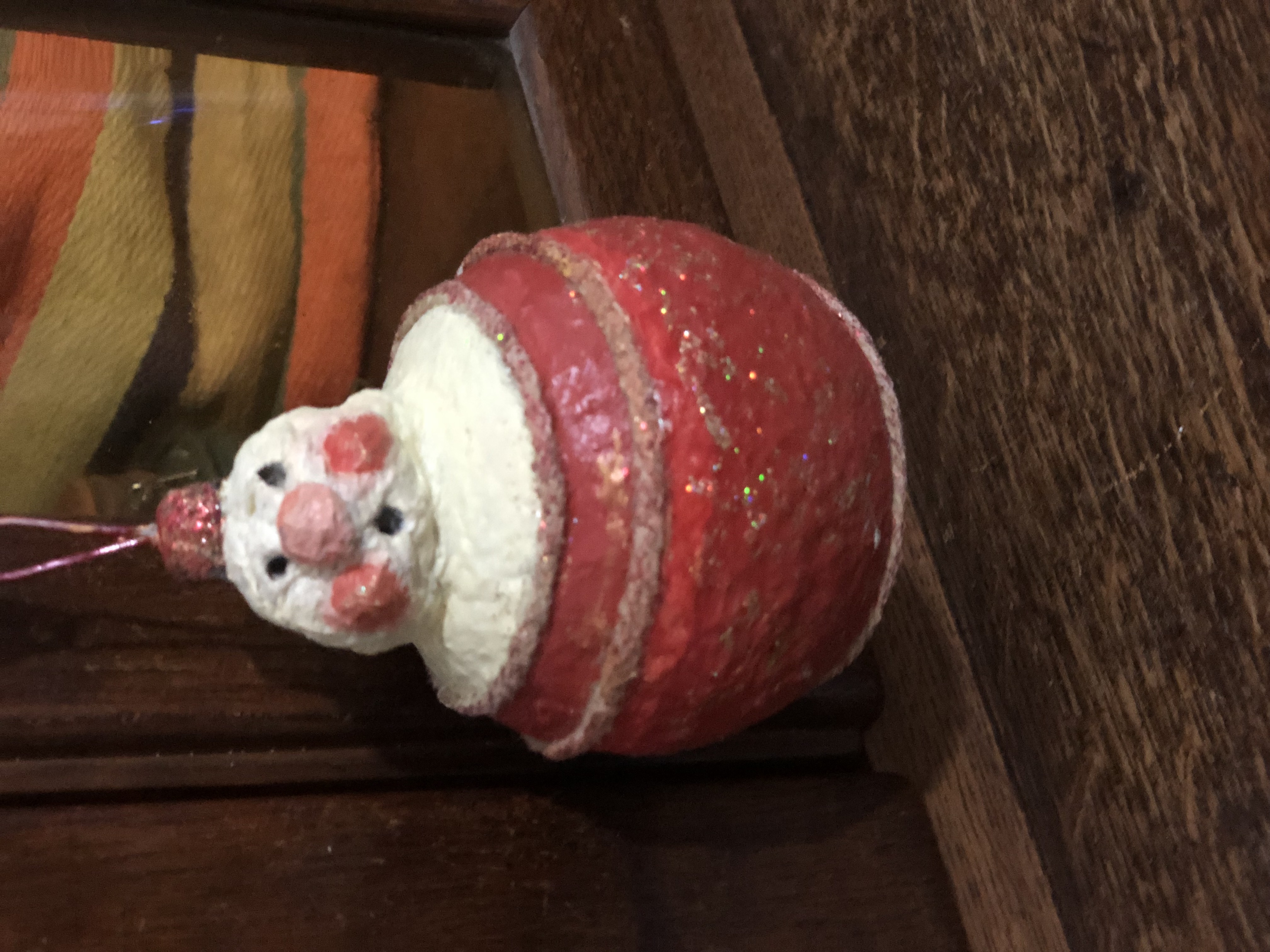 Decorațiuni Handmade Papier Maché – Decoratiuni de Craciun – DuneWalls Vladimir Stanescu materiale Novacolor