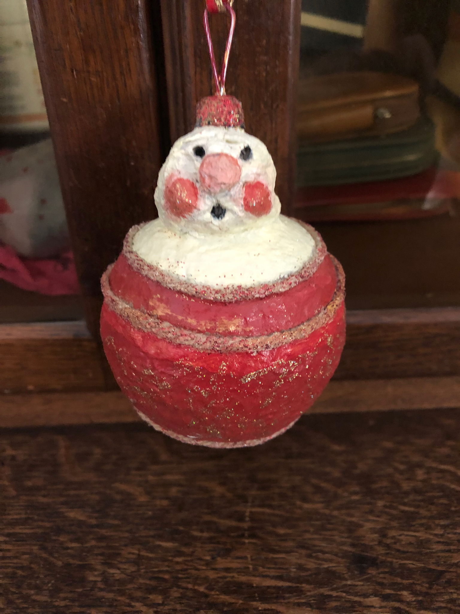 Decorațiuni Handmade Papier Maché – Decoratiuni de Craciun – DuneWalls Vladimir Stanescu materiale Novacolor