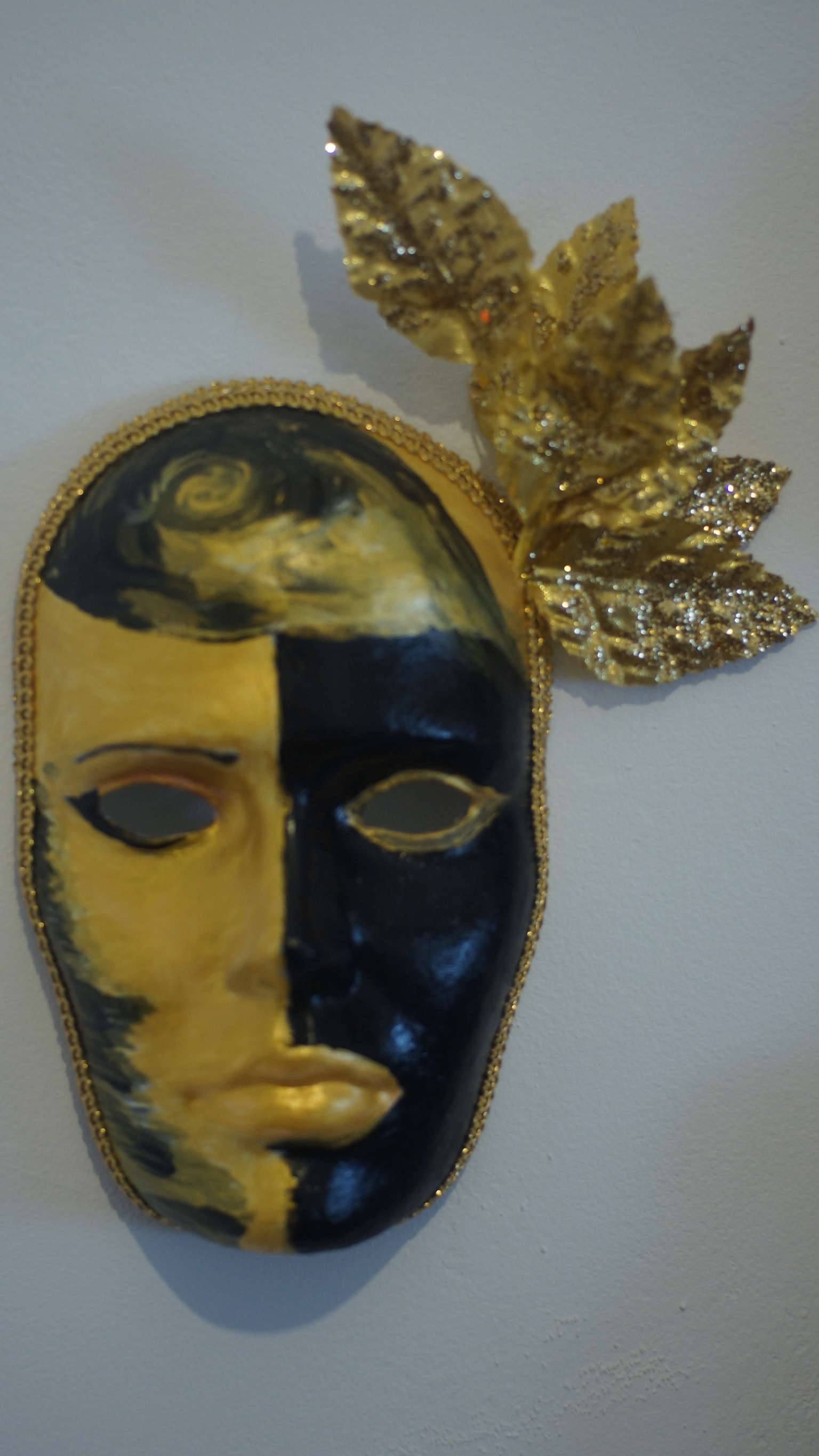 Decorațiuni Handmade Papier Maché – Masti decorative – DuneWalls Vladimir Stanescu materiale Novacolor