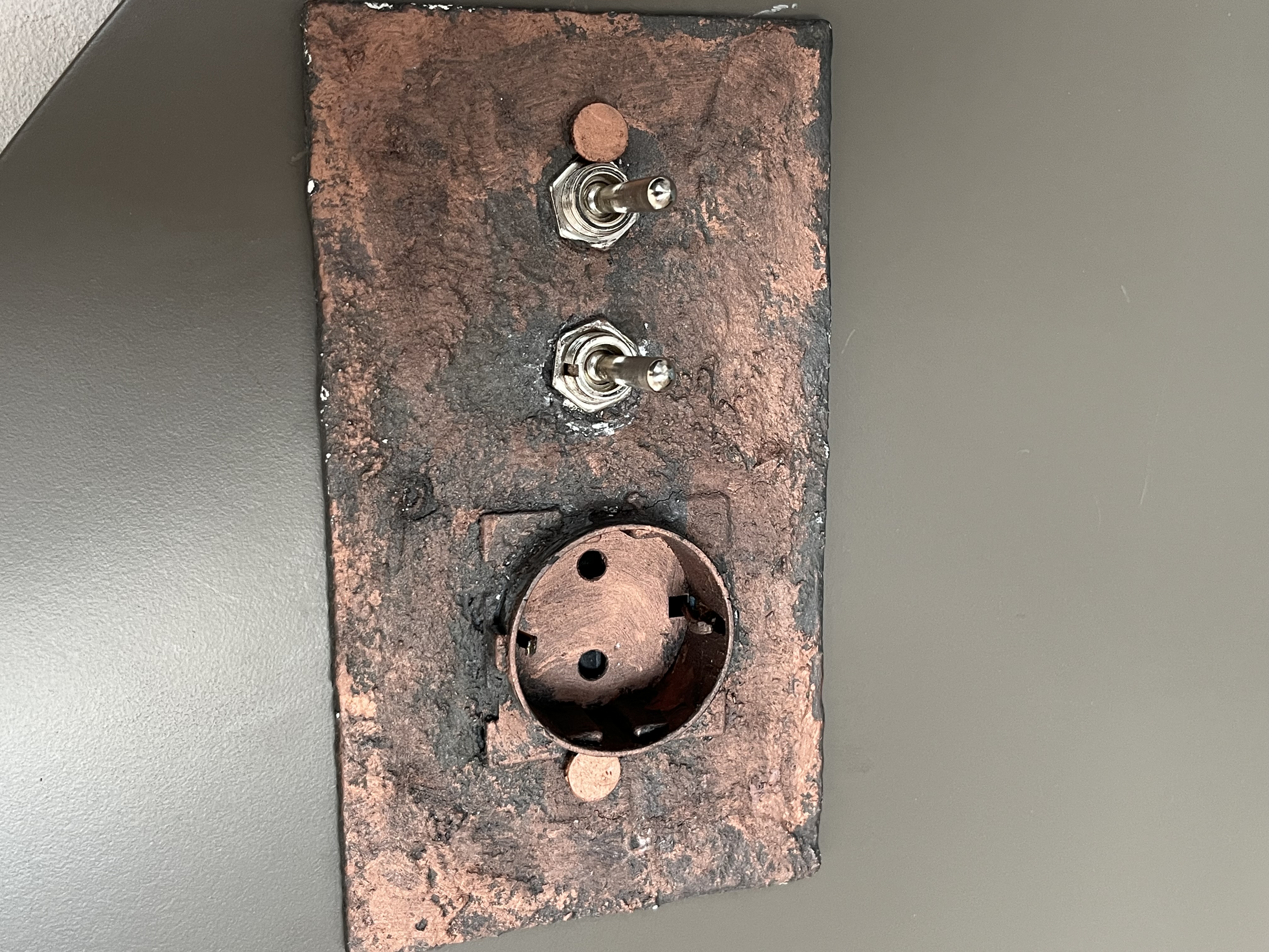 Vopsea Efect Oxidare ironic & Verderame – DuneWalls Vladimir Stanescu materiale Novacolor